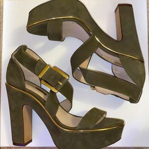 Olive pumps/platforms with gold accent :)